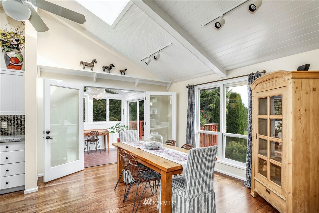 9050 Northeast 195th Street Bothell, WA 98011 - Photo 5 of 30 Gallery Image 5