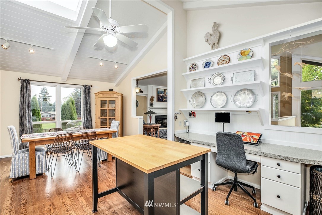 9050 Northeast 195th Street Bothell, WA 98011 - Photo 9 of 30 Gallery Image 9