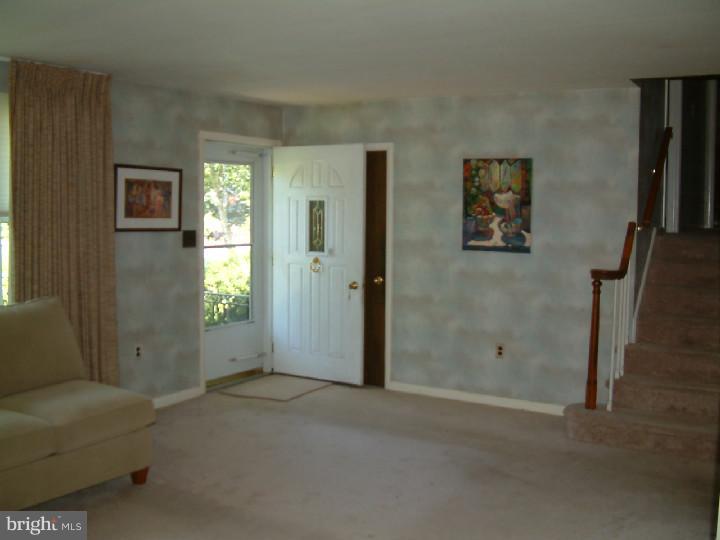 1015 Wilson Road Wilmington, DE 19803 - Photo 11 of 24 Living Room