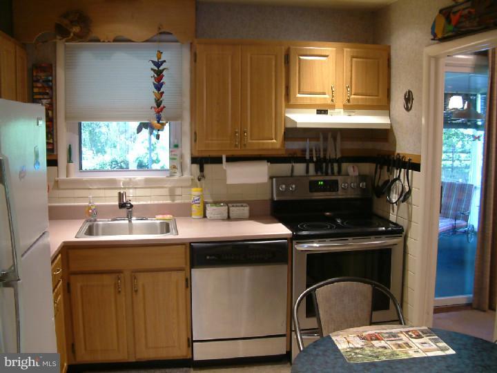 1015 Wilson Road Wilmington, DE 19803 - Photo 15 of 24 Kitchen