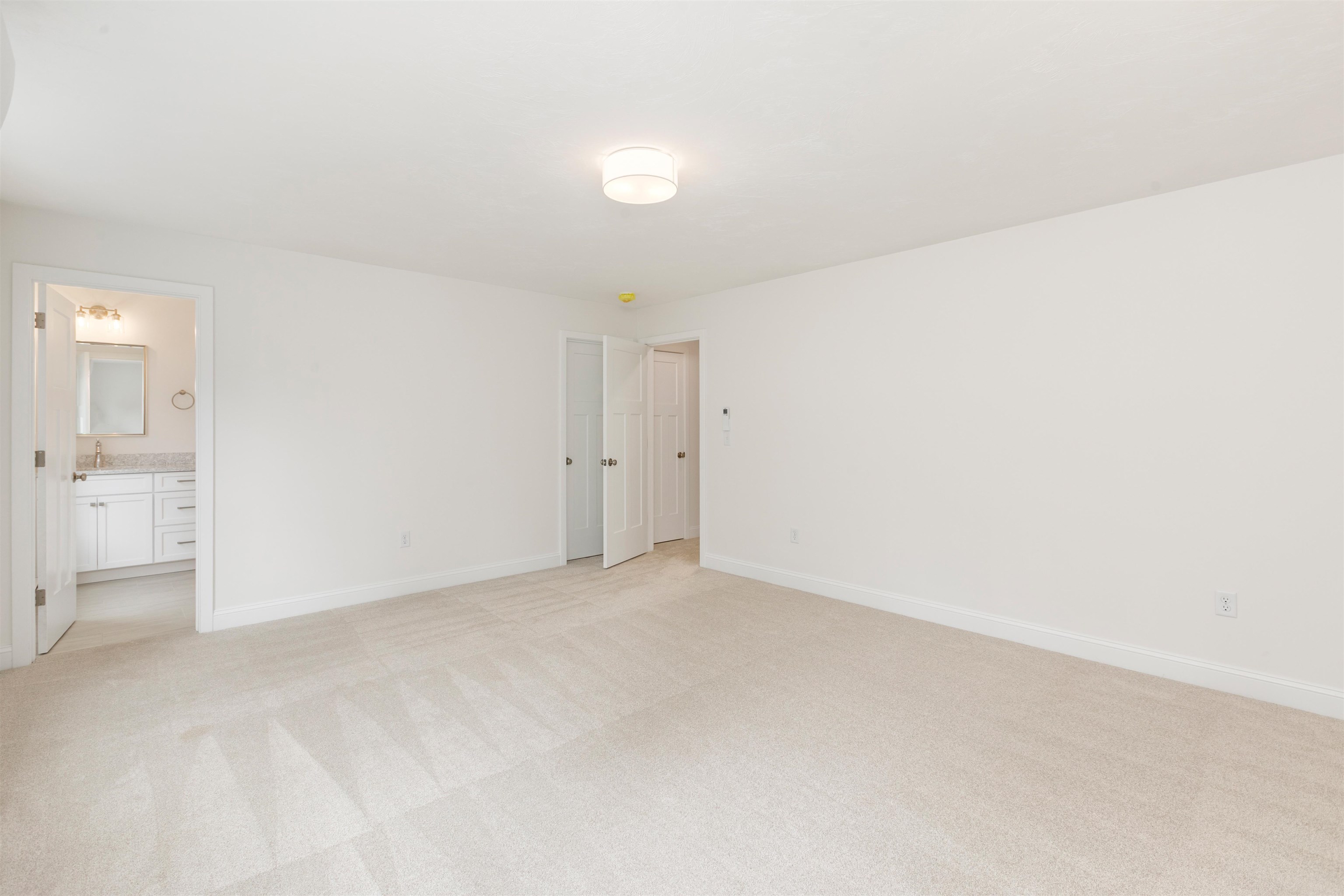 1152 Bridge Street Pelham, NH 03076 - Photo 23 of 44