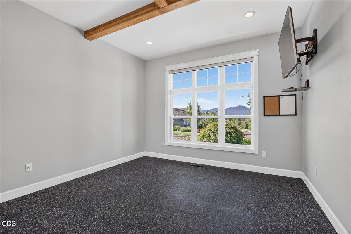 4048 Fieldbrook Avenue Medford, OR 97504 - Photo 31 of 89