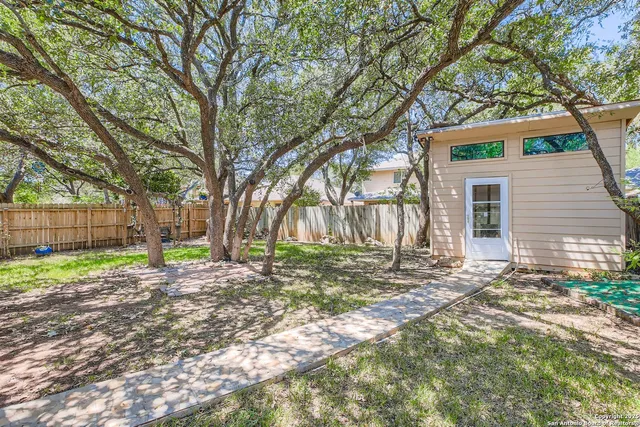 $365,000 | 8202 Eagle Peak, Helotes, TX 78023