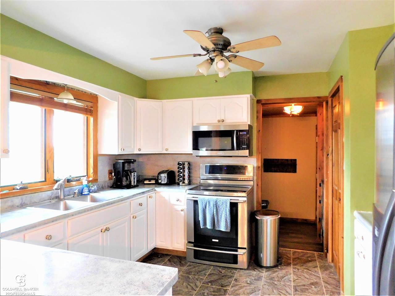 4520 Croswell Road Croswell, MI 48422 - Photo 21 of 63 50052102-20.JPG