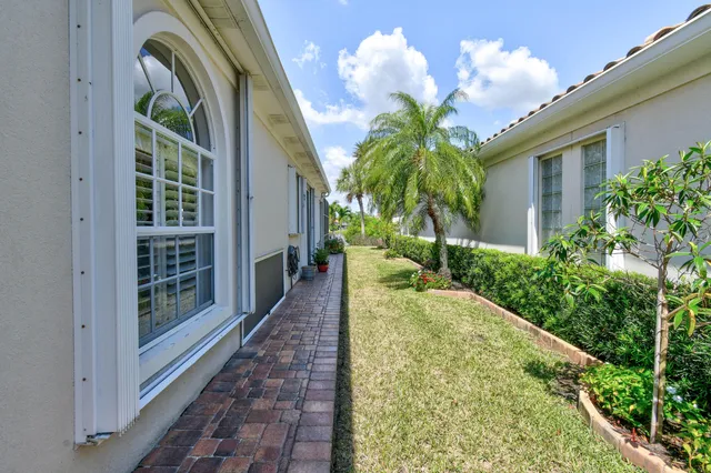$749,900 | 8080 Southeast Paurotis Lane, Hobe Sound, FL 33455