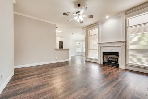 $325,000 | 1820 Sand Stone Drive, Sanger, TX 76266