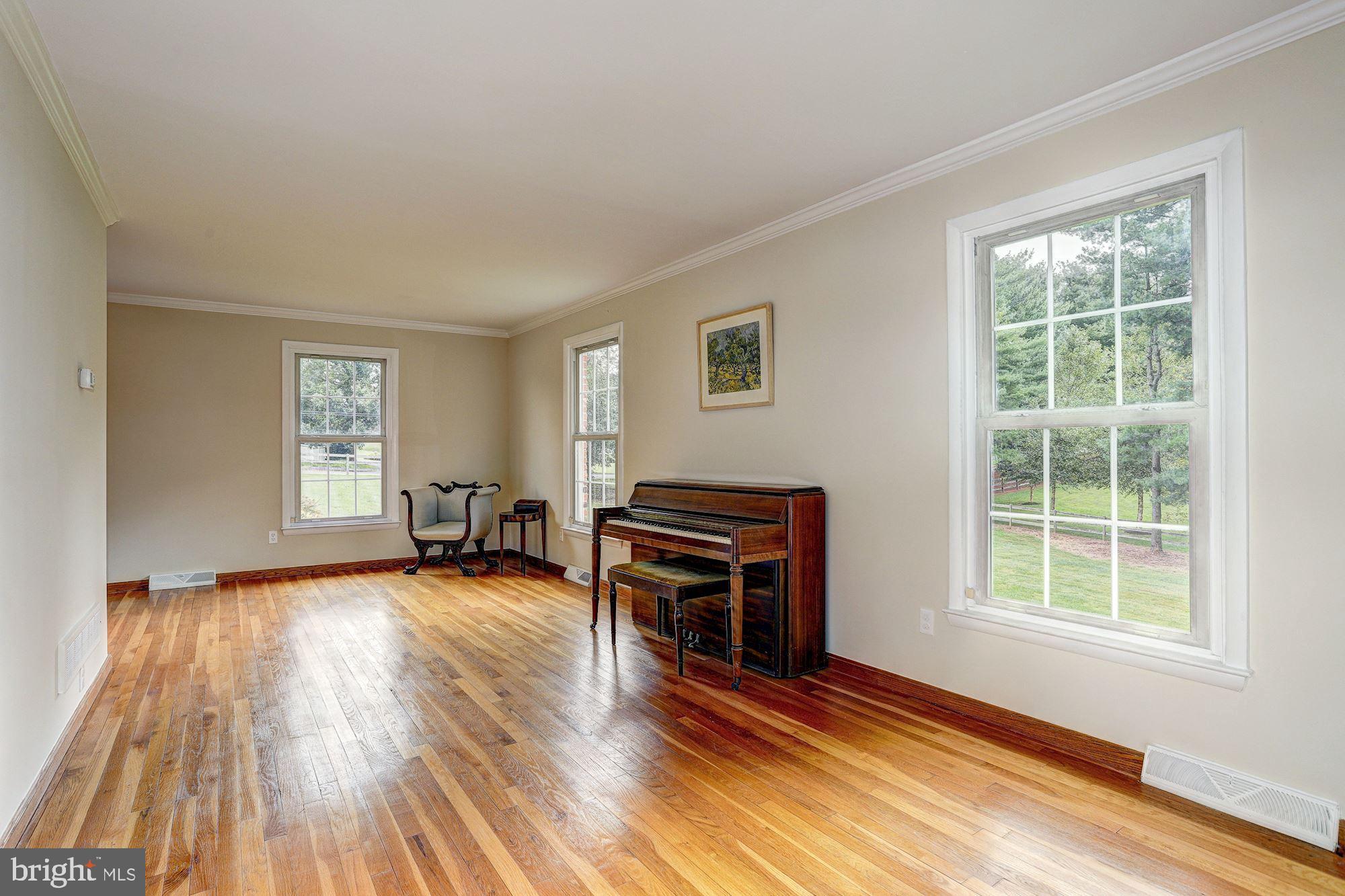 3638 Sharp Road Glenwood, MD 21738 - Photo 19 of 45 Living Room