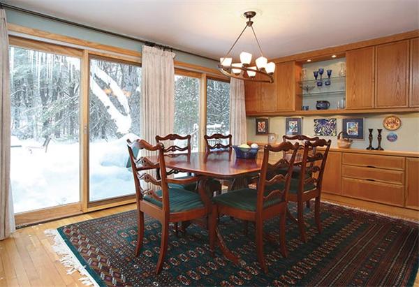 31 Barberry Road Lexington, MA 02421 - Photo 4 of 8