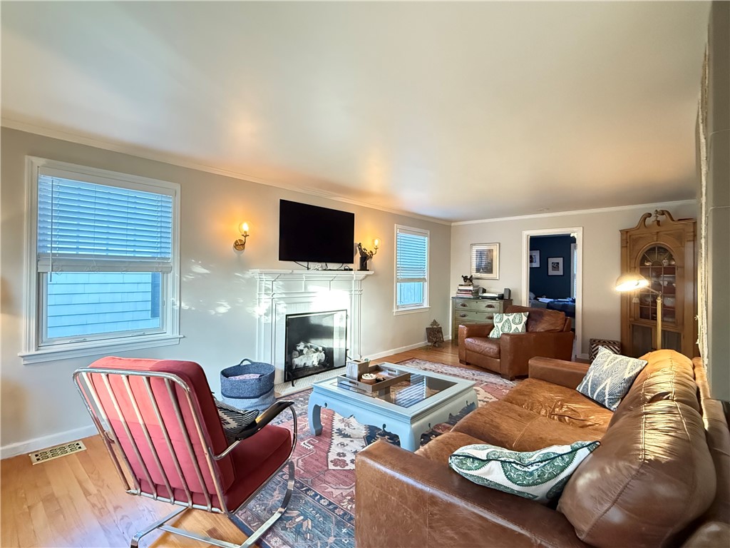 11 Beech Tree Road East Providence, RI 02916 - Photo 5 of 44 Gallery Image 5