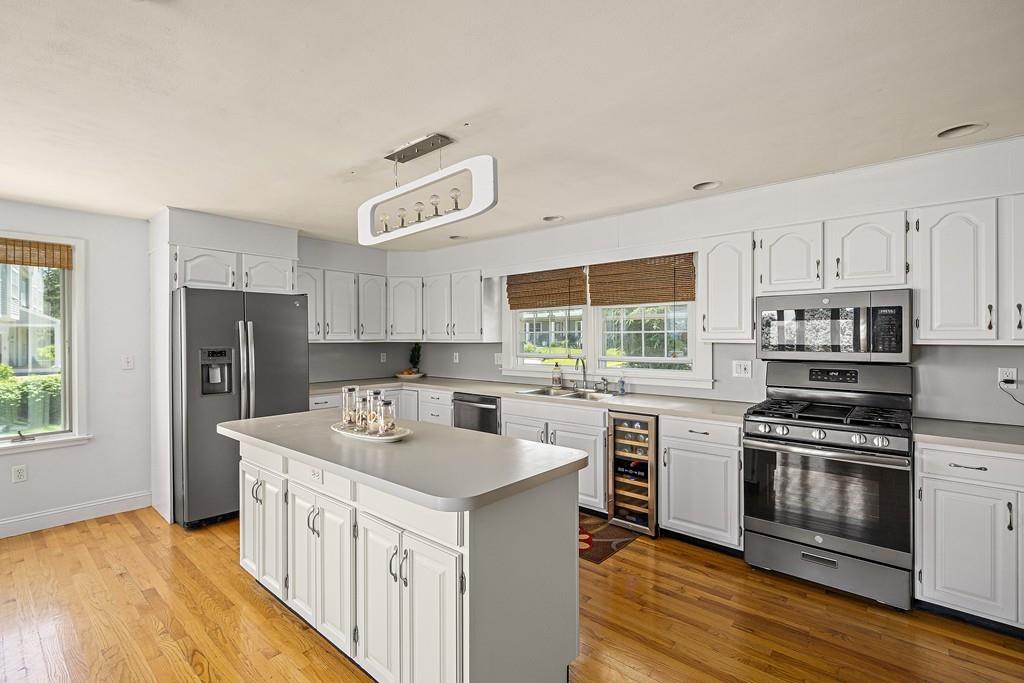 104 Emery Road Marshfield, MA 02050 - Photo 9 of 41 Gallery Image 9