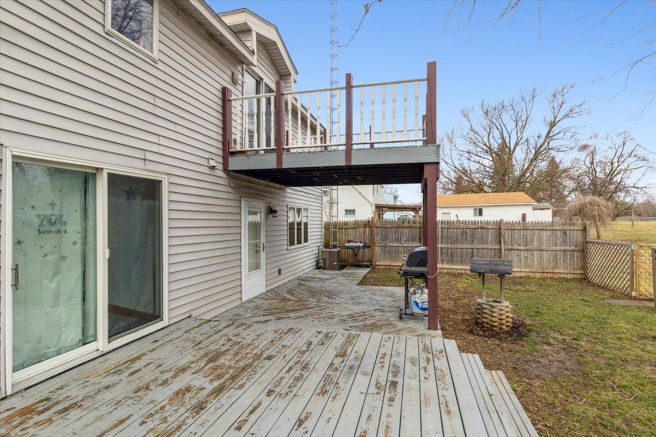 2421 Howe Road Burton, MI 48519 - Photo 29 of 41 50105295-28.JPG