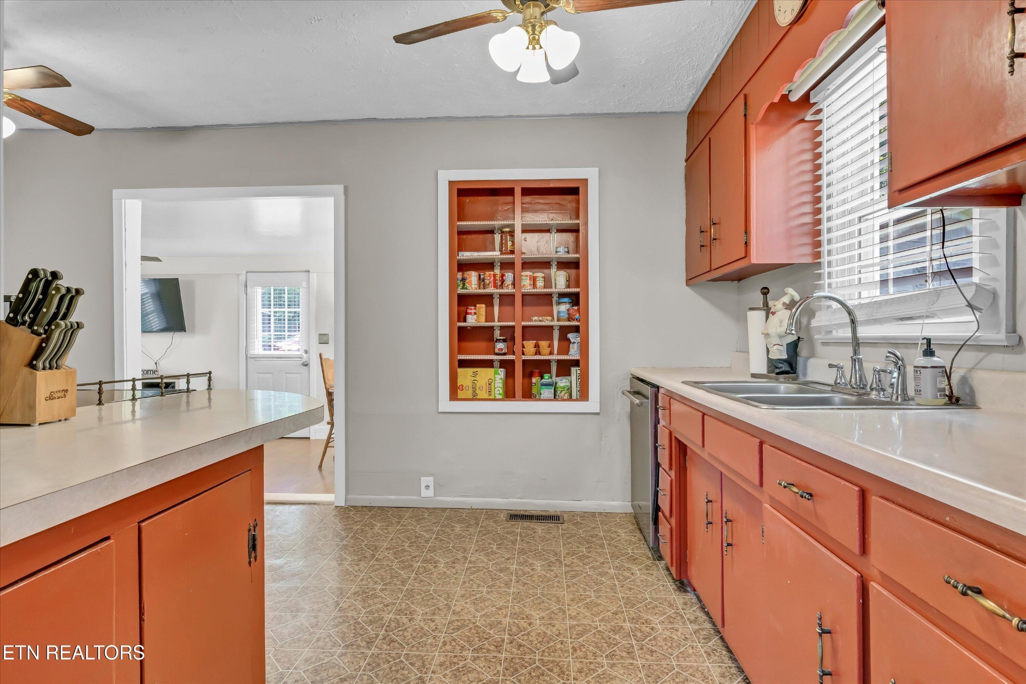921 Niles Ferry Road Greenback, TN 37742 - Photo 11 of 31 Gallery Image 11