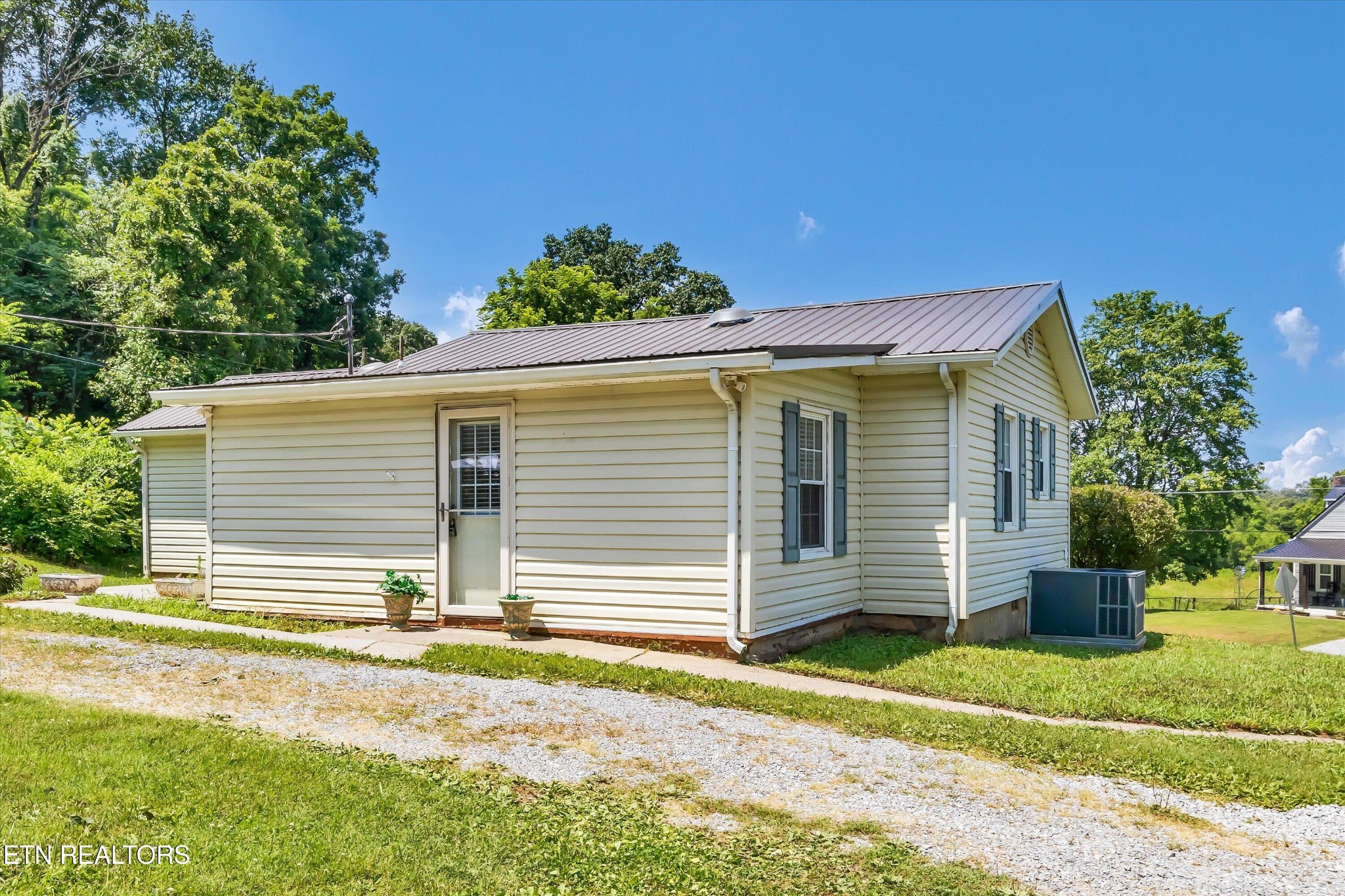 921 Niles Ferry Road Greenback, TN 37742 - Photo 17 of 31 Gallery Image 17