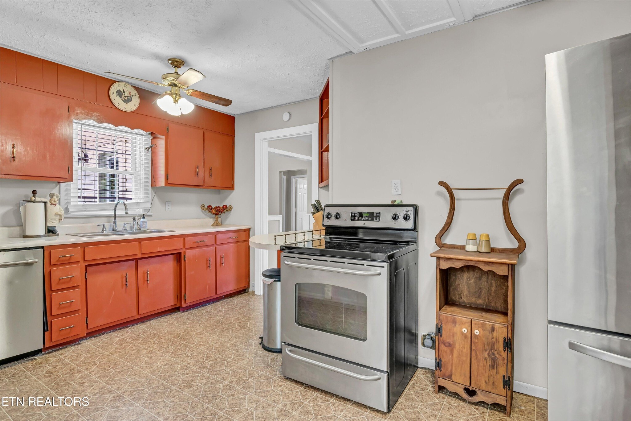 921 Niles Ferry Road Greenback, TN 37742 - Photo 9 of 31 Gallery Image 9