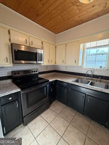 $1,400 | 508 Chateau Circle, St. Marys, GA 31558