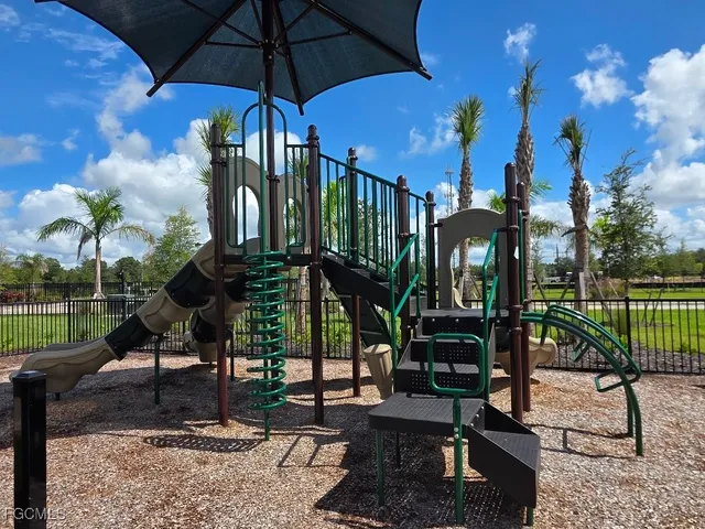 $1,950 | 8119 Haley Crk Way, Lehigh Acres, FL 33971