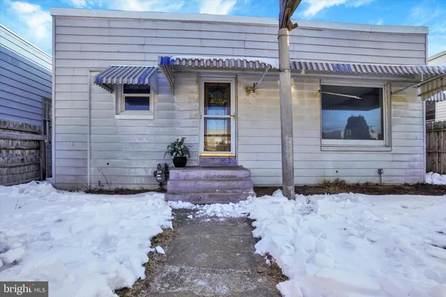a view of entrance of the house