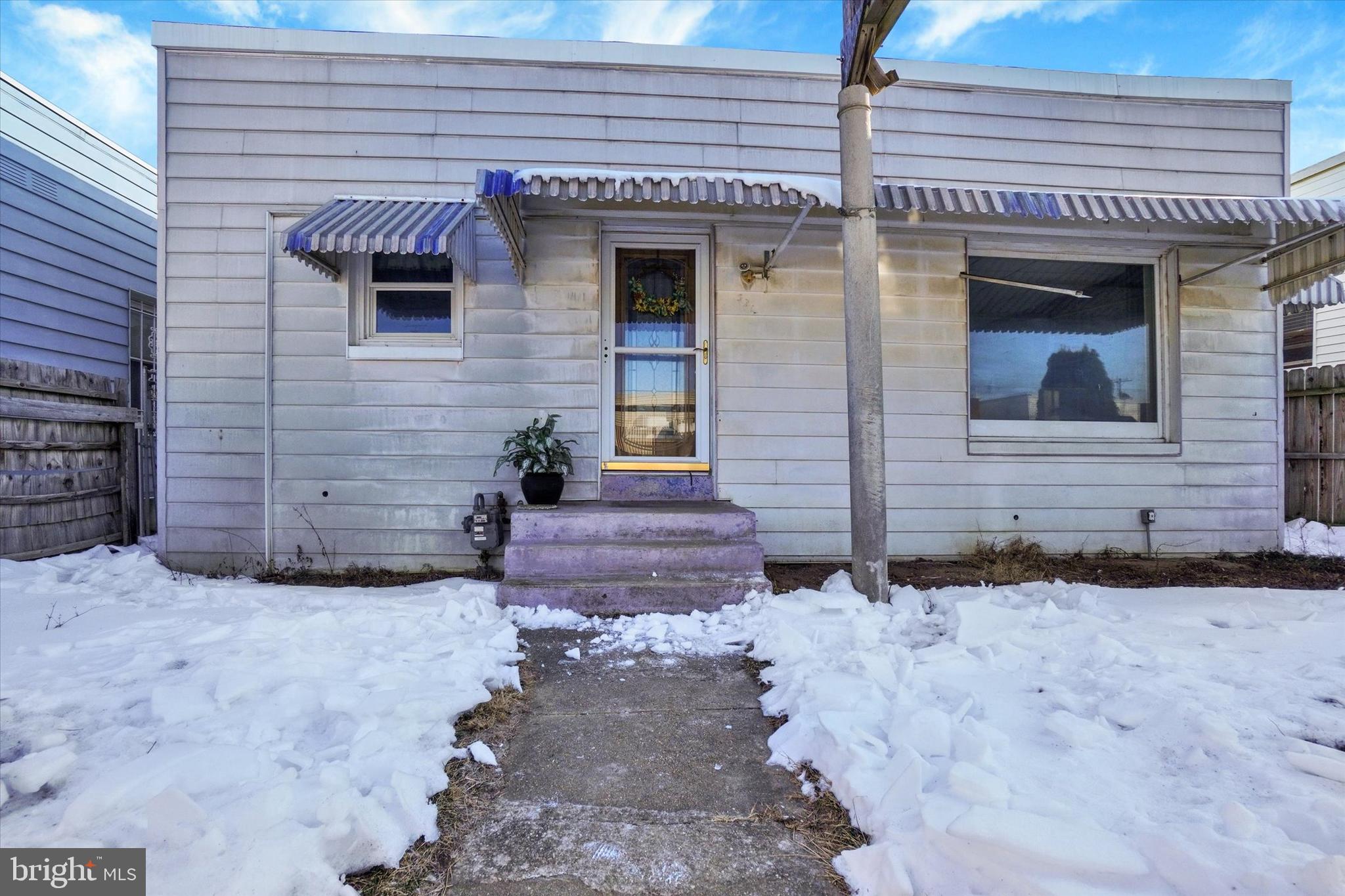 a view of entrance of the house
