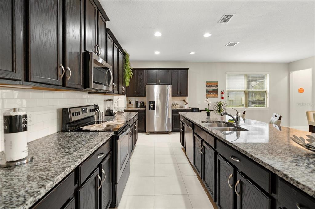 9035 Sunshine Ridge Loop Kissimmee, FL 34747 - Photo 12 of 47 Gallery Image 12