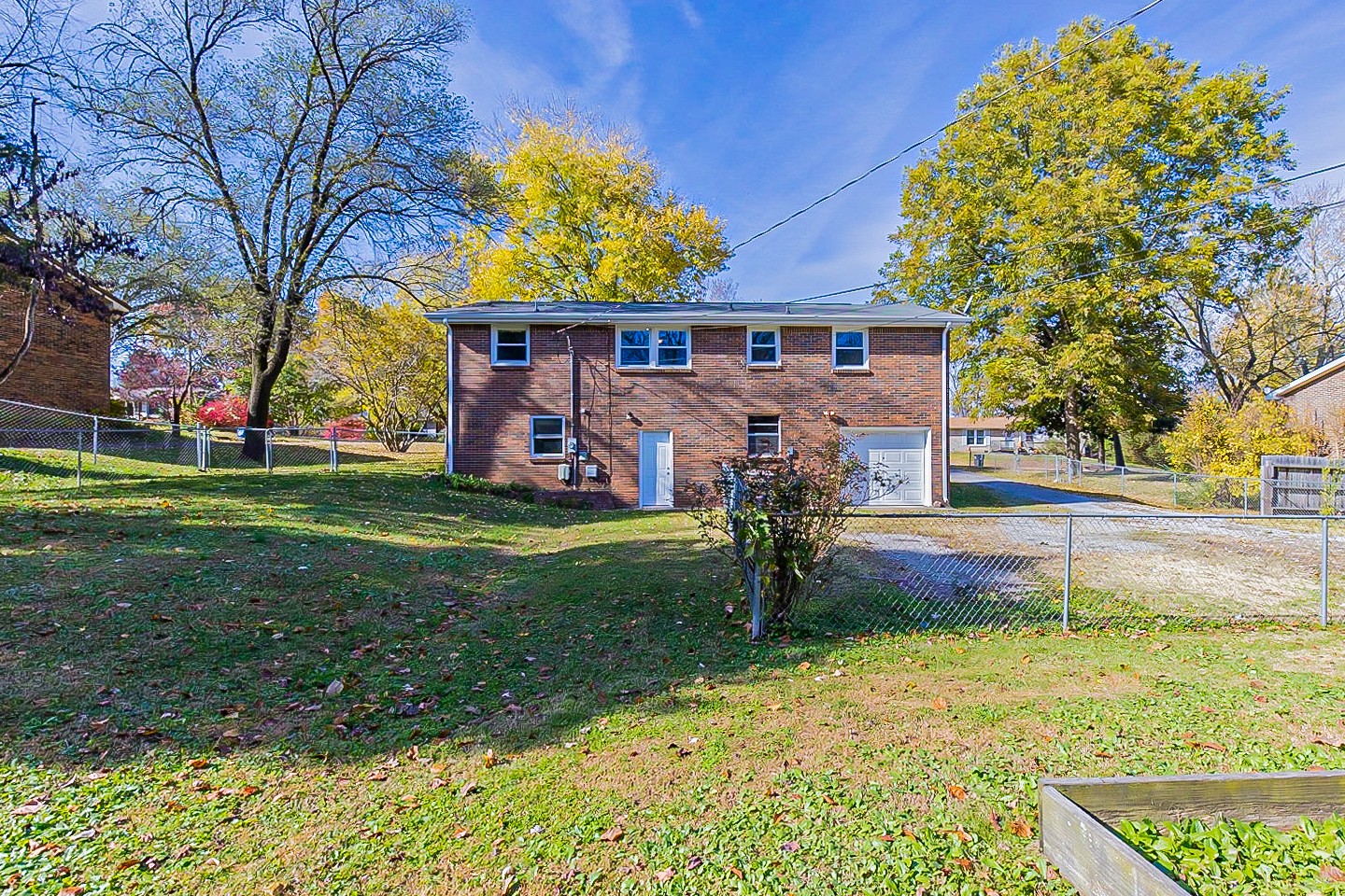 404 Jordan Road Clarksville, TN 37042 - Photo 7 of 22 Gallery Image 7