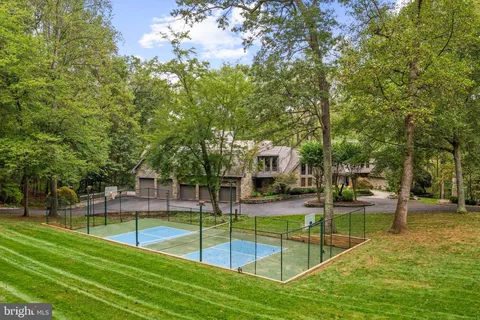 $5,200,000 | 536 Springvale Road, Great Falls, VA 22066