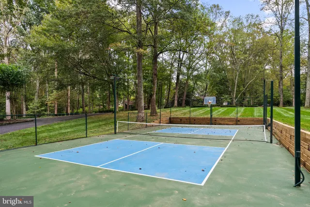 $5,200,000 | 536 Springvale Road, Great Falls, VA 22066