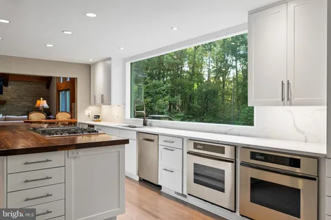 $5,200,000 | 536 Springvale Road, Great Falls, VA 22066