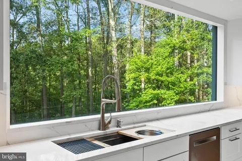 $5,200,000 | 536 Springvale Road, Great Falls, VA 22066