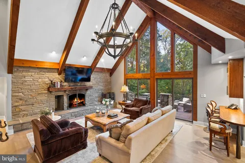 $5,200,000 | 536 Springvale Road, Great Falls, VA 22066