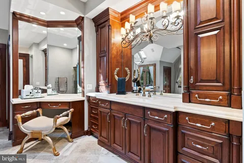 $5,200,000 | 536 Springvale Road, Great Falls, VA 22066