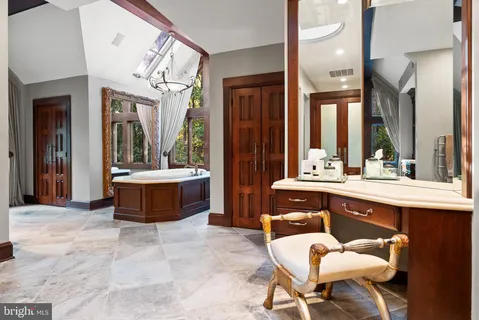 $5,200,000 | 536 Springvale Road, Great Falls, VA 22066