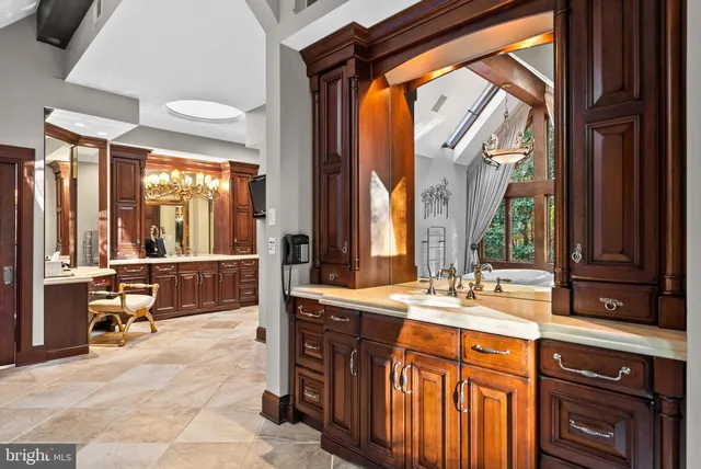 $5,200,000 | 536 Springvale Road, Great Falls, VA 22066