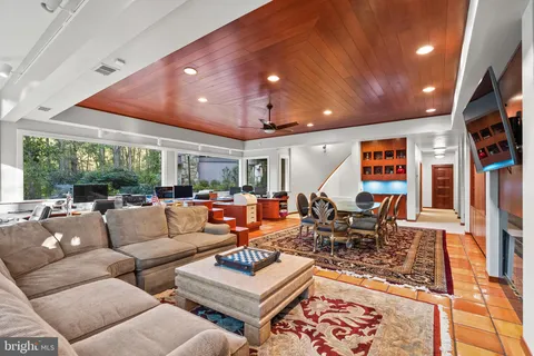 $5,200,000 | 536 Springvale Road, Great Falls, VA 22066