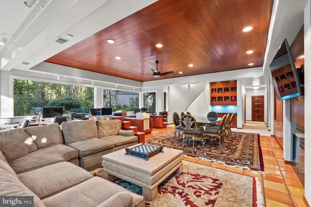 $5,200,000 | 536 Springvale Road, Great Falls, VA 22066