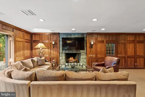 $5,200,000 | 536 Springvale Road, Great Falls, VA 22066