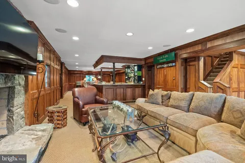 $5,200,000 | 536 Springvale Road, Great Falls, VA 22066