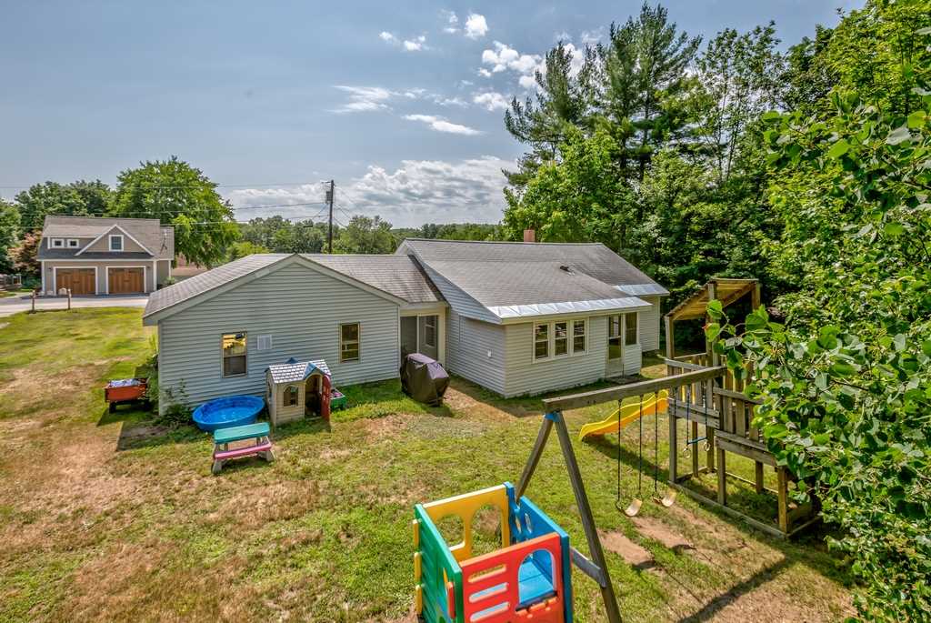 17 Plains Road Raymond, NH 03077 - Photo 2 of 28