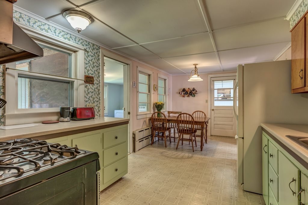 17 Plains Road Raymond, NH 03077 - Photo 5 of 28