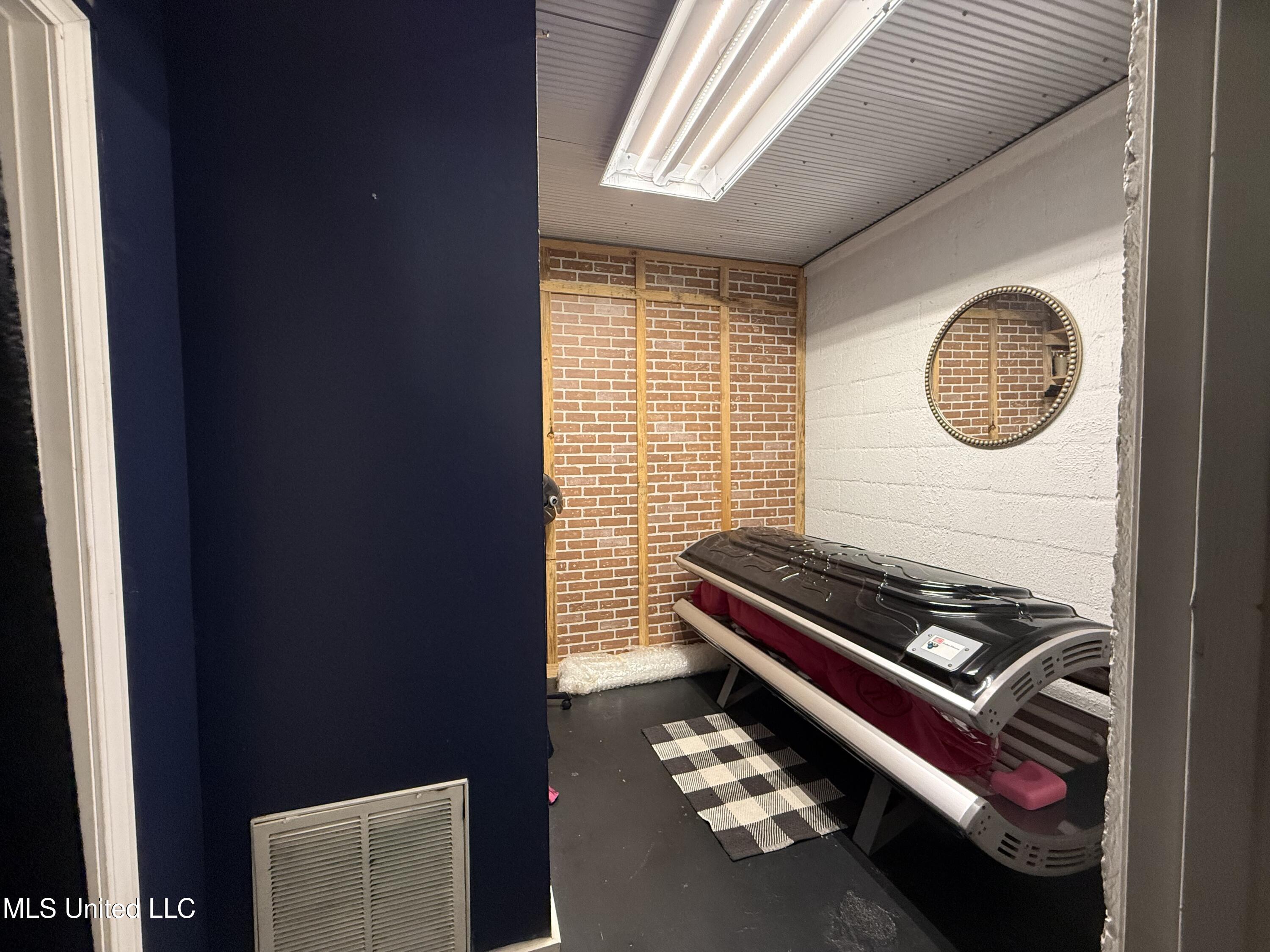 215 North Jackson Avenue Quitman, MS 39355 - Photo 16 of 25 IMG_8092