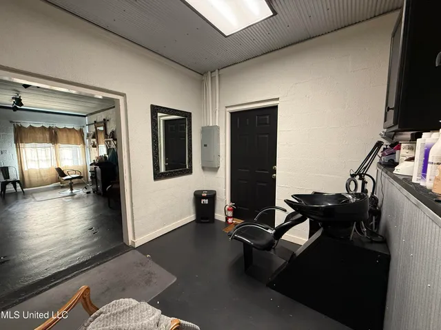 $50,000 | 215 North Jackson Avenue, Quitman, MS 39355