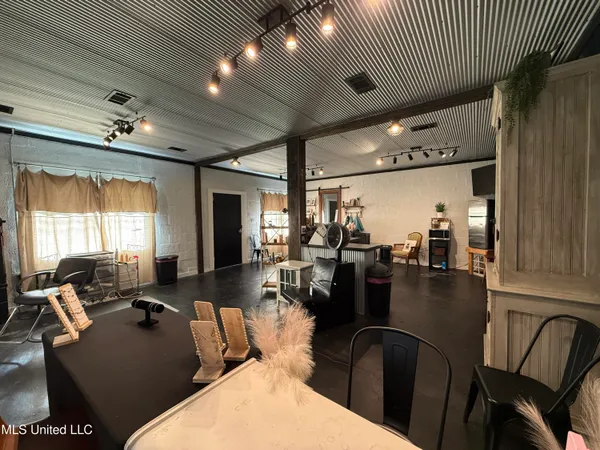 $50,000 | 215 North Jackson Avenue, Quitman, MS 39355