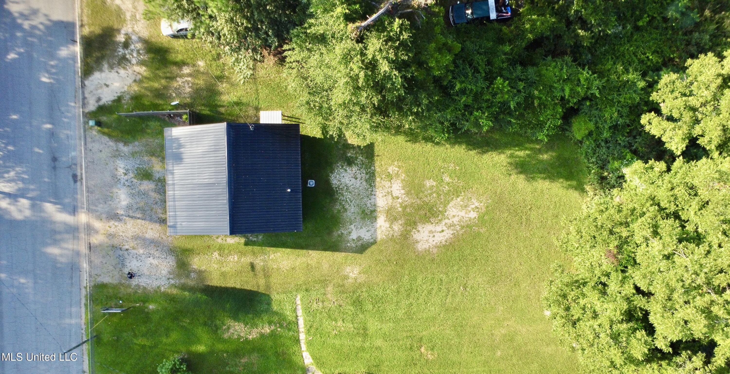 215 North Jackson Avenue Quitman, MS 39355 - Photo 4 of 25 DJI_0200