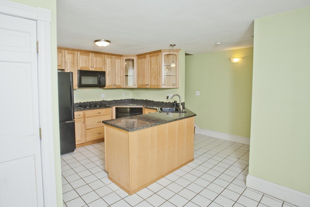 30 Mattoon Street, Unit 30 Springfield, MA 01105 - Photo 4 of 16