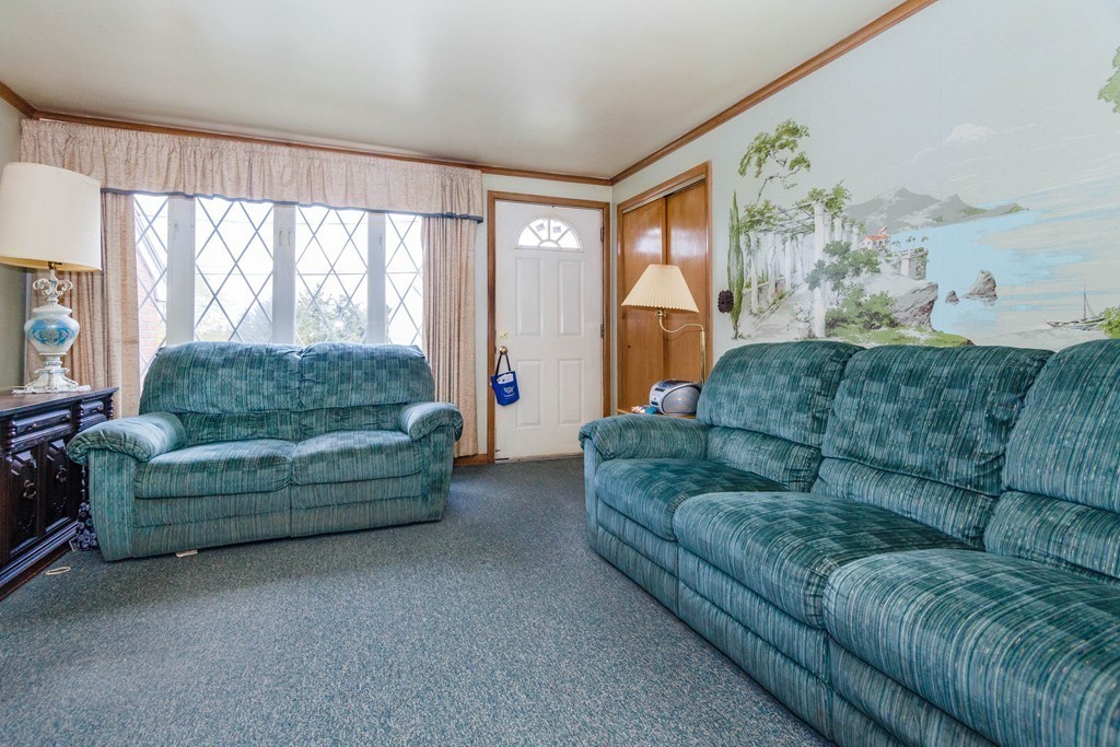 277 Temple Road Waltham, MA 02452 - Photo 11 of 26 Gallery Image 11