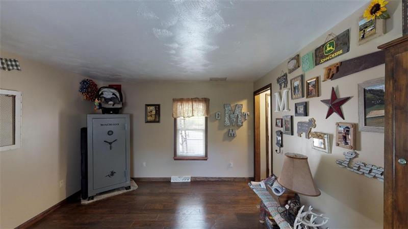 102 Valencia Road Renfrew, PA 16053 - Photo 8 of 14
