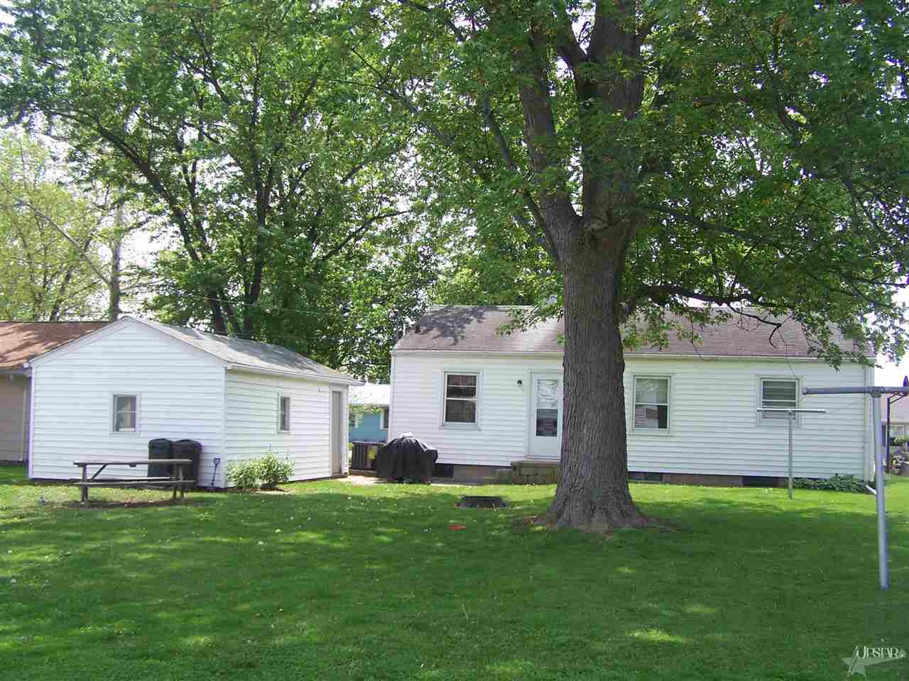 428 Gage Avenue Decatur, IN 46733 - Photo 2 of 10