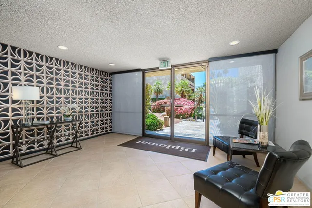 $499,000 | 1660 La Reina Way, Unit 1A, Palm Springs, CA 92264