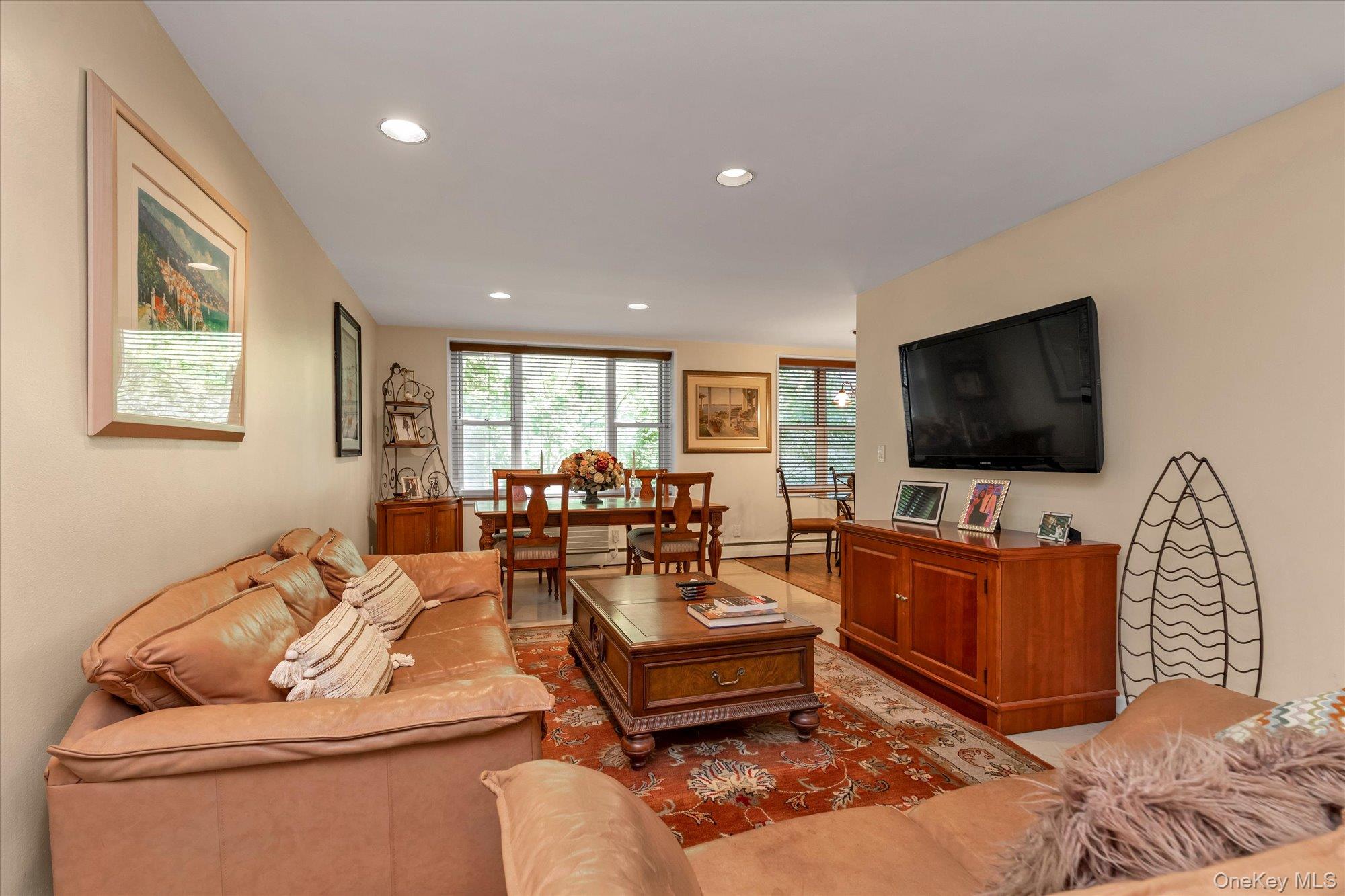25 Canterbury Road, Unit 1F Great Neck, NY 11021 - Photo 6 of 17