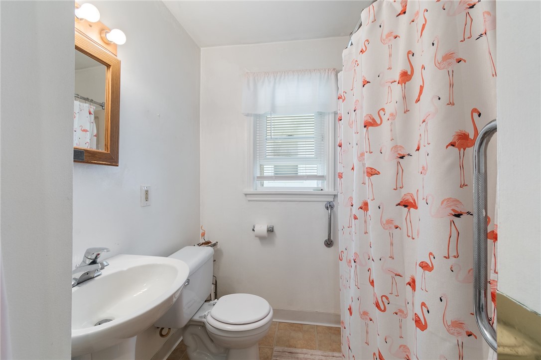 206 English Road Greece, NY 14616 - Photo 13 of 24 A FULL BATH located between the two bedrooms