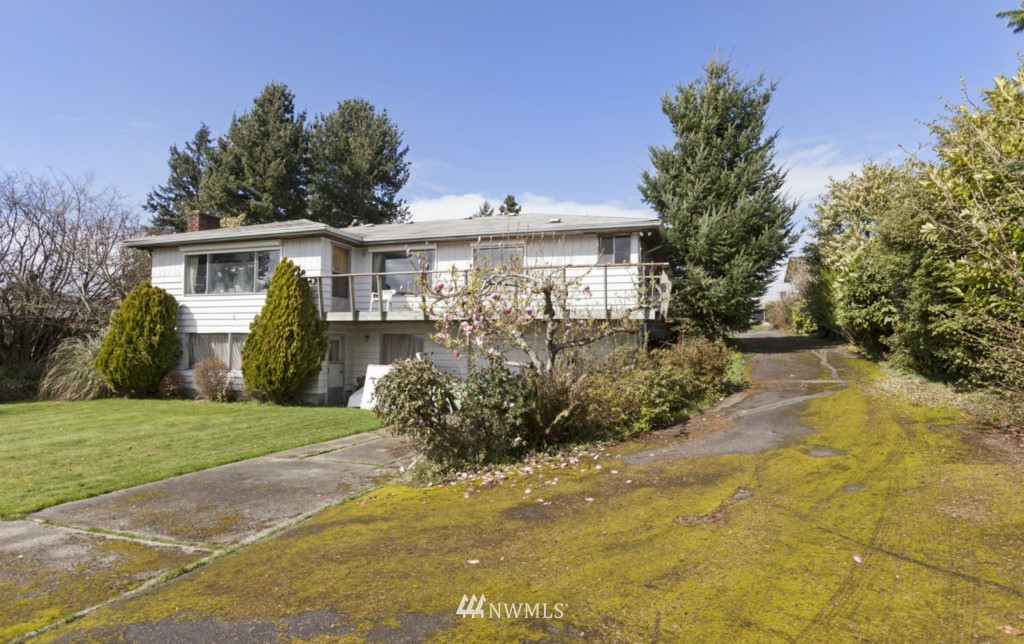 8439 South 130th Street Renton, WA 98057 - Photo 3 of 24
